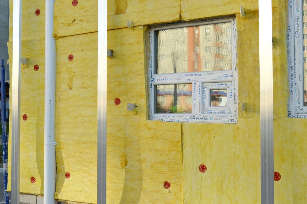 A simple trick to keep your house warmer for free